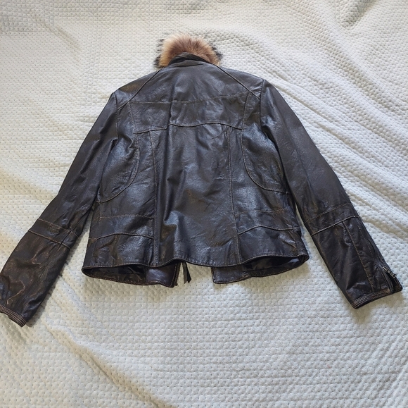 Ana Women's Black Leather Jacket with Faux Fur Collar - Picture 6 of 12